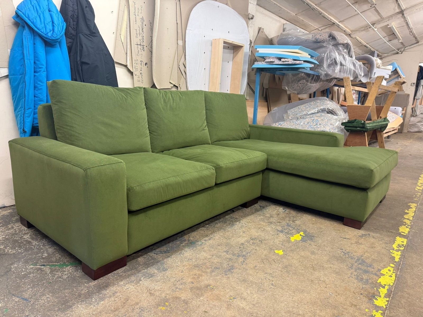 REFURBISHED Zara corner sofa in passione olive velvet - Image 3