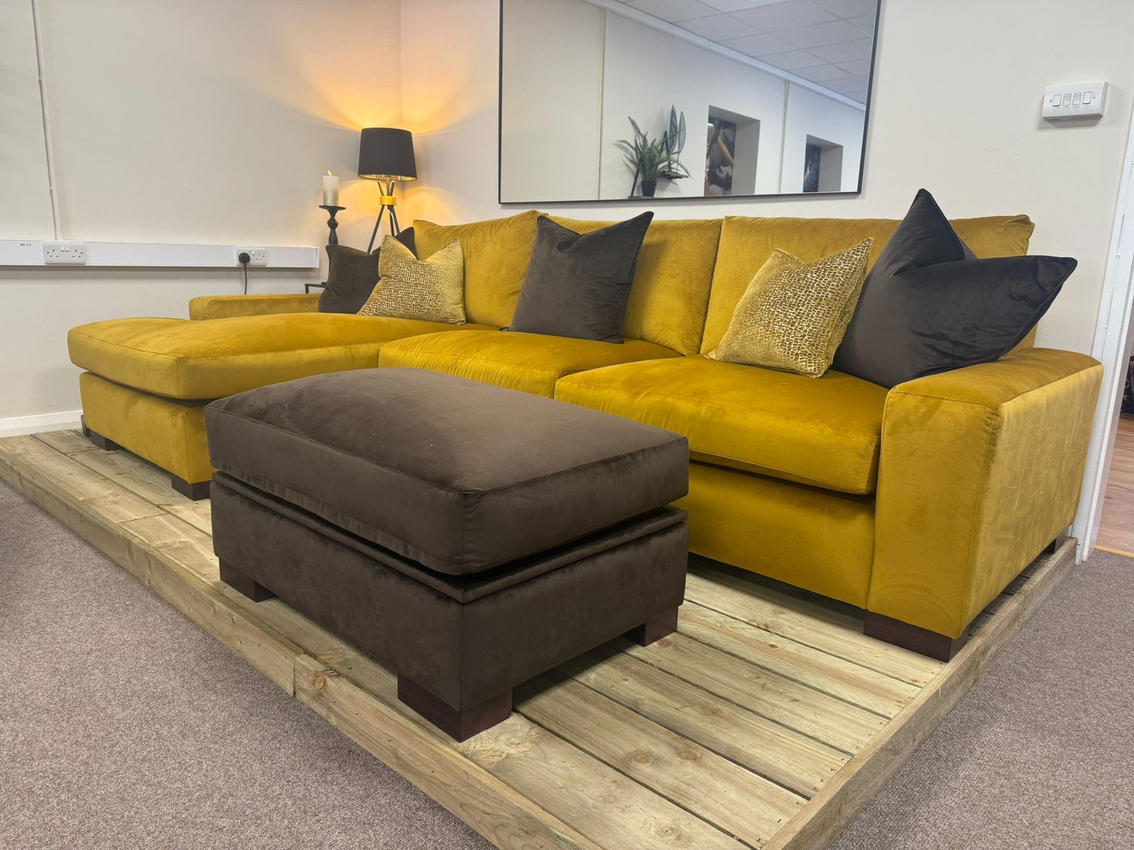 Zara corner sofa in Cambio saffron - Image 2