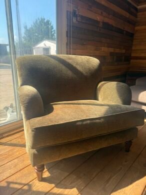 Whitechapel chairs in Avellino Hunter